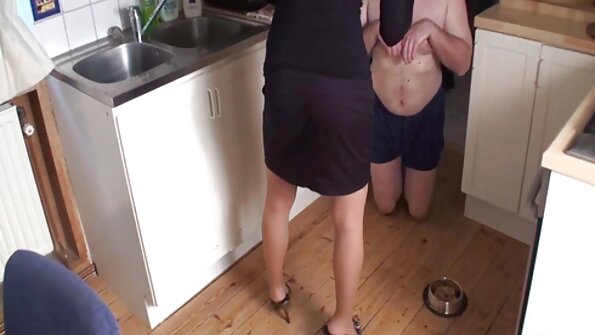 Meine Cousine weckte freie oldie pornos mich früh am Morgen, um ihre Muschi zu küssen