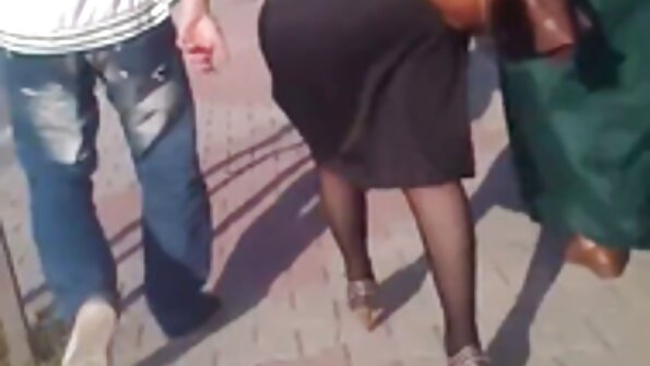 Friseurmutter lutschte am Schwanz ihres free porno reife Sohnes, bevor sie ihn auf die Muschi küsste