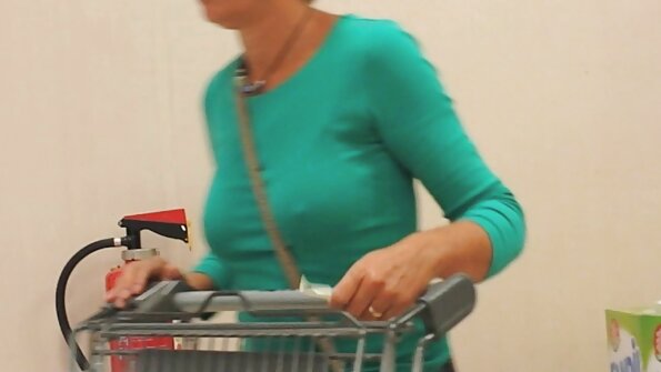 Unersättliches Mädchen genießt einen gratis pornos mit älteren frauen ausgezeichneten Cunnilingus von ihr